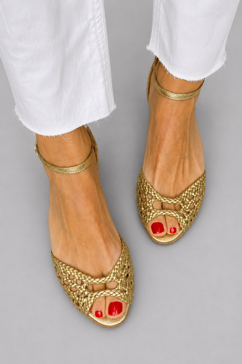 Sandalia Gregoria · Dorado — 1